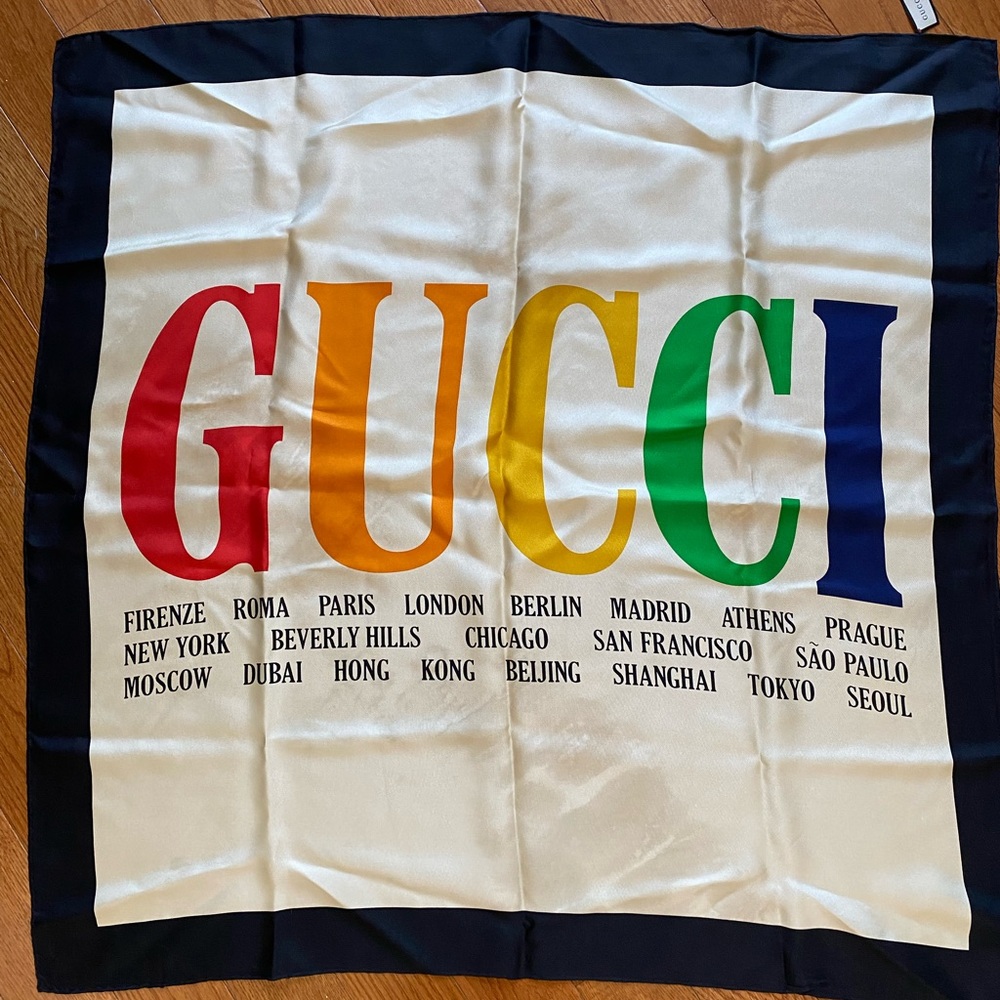 Sold : Gucci silk scarf